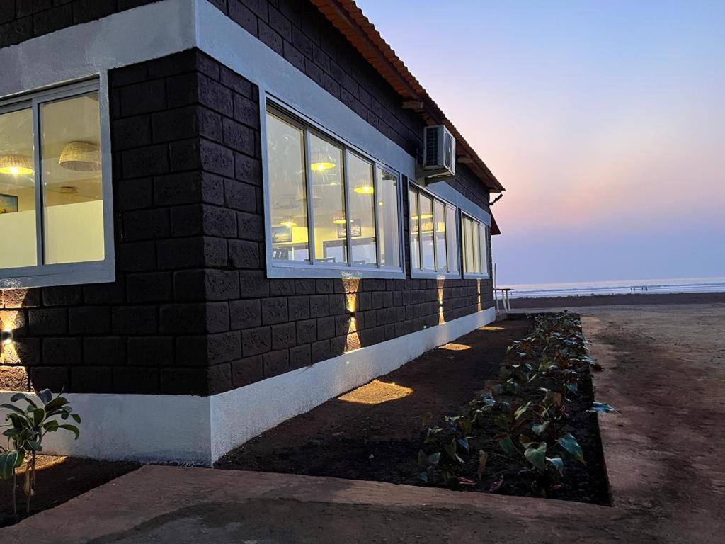 Coastal Bay Beach Resort Harnai Exterior foto
